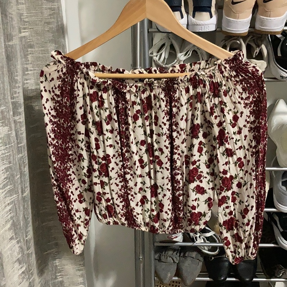 BRANDY MELVILLE TOP